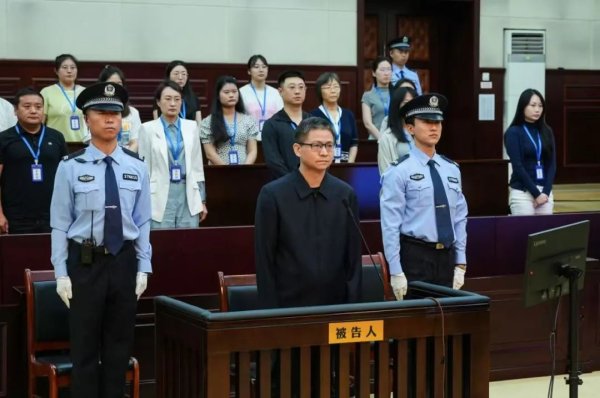 盈鑫惠 受贿613万余元，南方电网原党组成员龙飞一审获刑7年